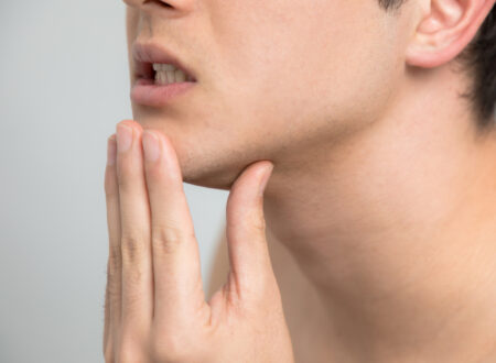 顎が出てるのを自分で治す方法はある？スプーン療法の注意点とセルフケア方法