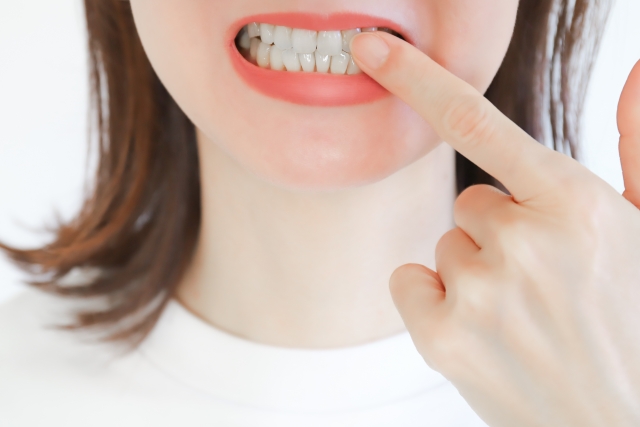 大人の受け口矯正はいくらかかる？費用相場・保険・安く抑える方法まで徹底解説