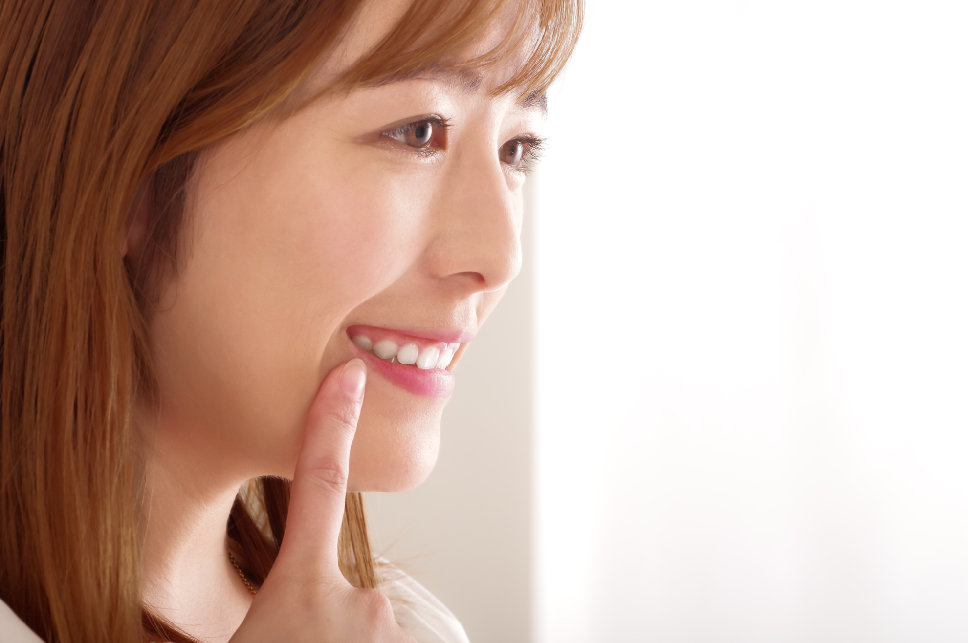 ホワイトニングシートの危険性とは？知らないと怖いリスク