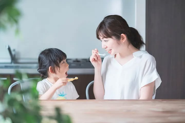 仕上げ磨きはいつまで？年齢別の目安とやめどき・正しい続け方