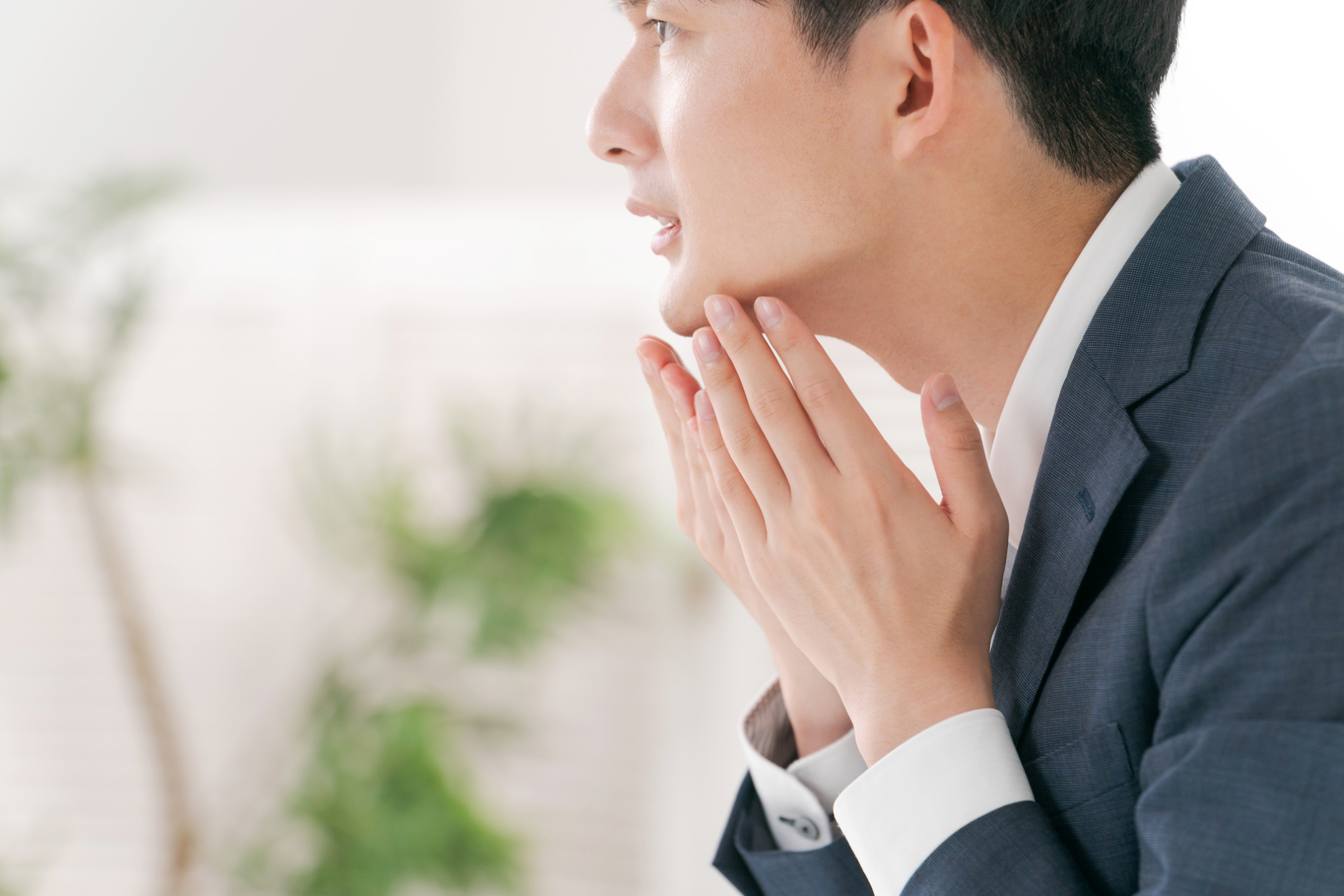 しゃくれは歯列矯正で治る?具体的な治療方法・子供と大人の矯正の違いも解説