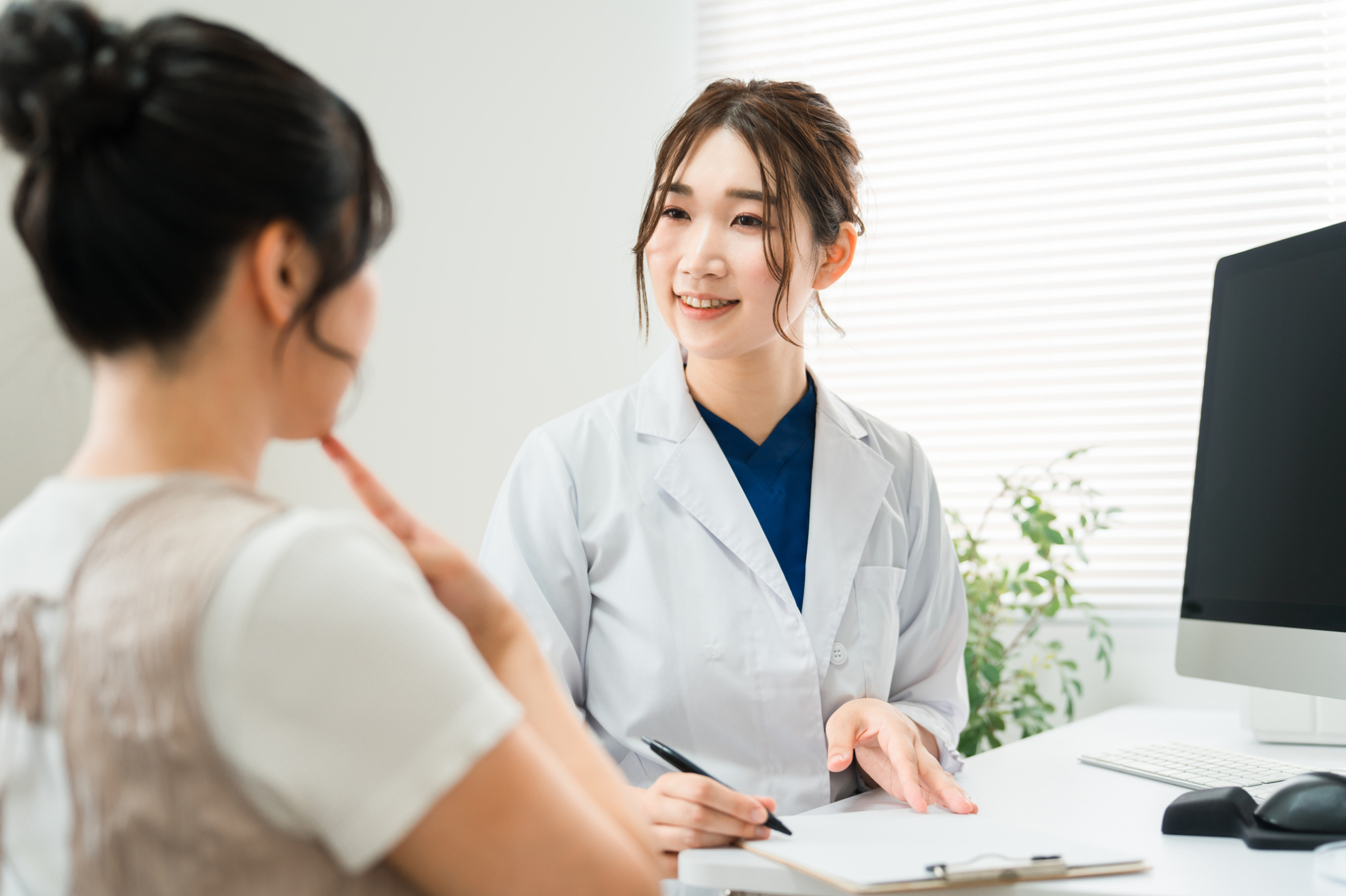 しゃくれの治し方は？治療法や原因、予防に効果的なセルフケアを紹介