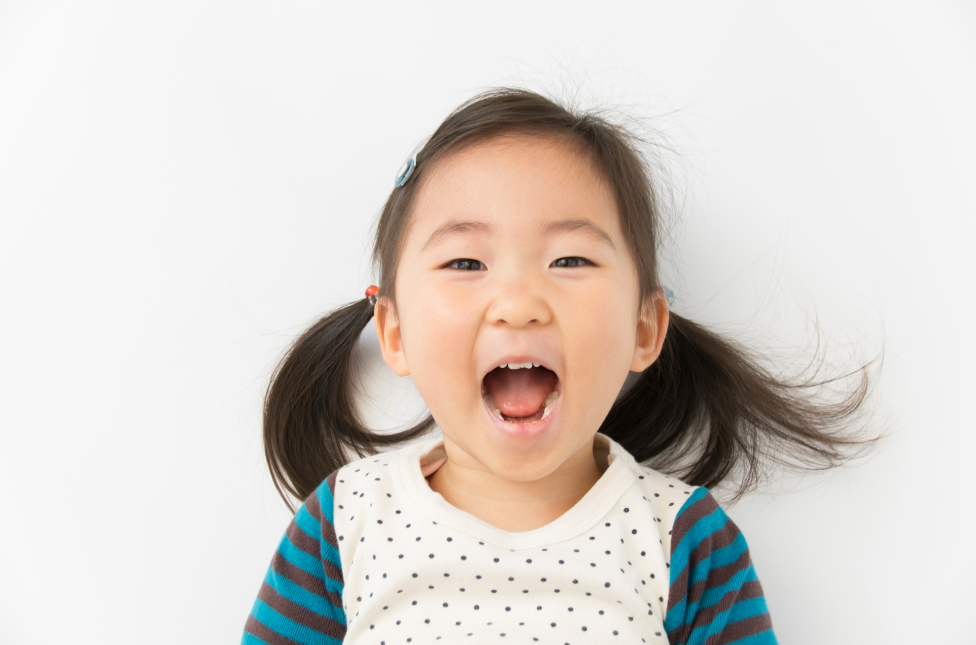 2歳の子どもの口臭が気になる！原因と親ができるケアを紹介